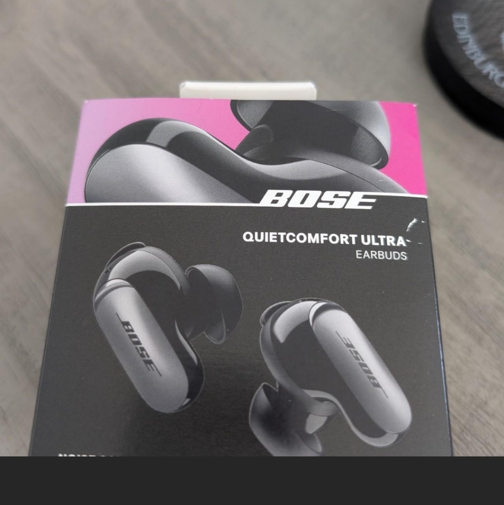 BOSE QUIET COMFORT ULTRA- EARBUDS, new, used once for trying them out.